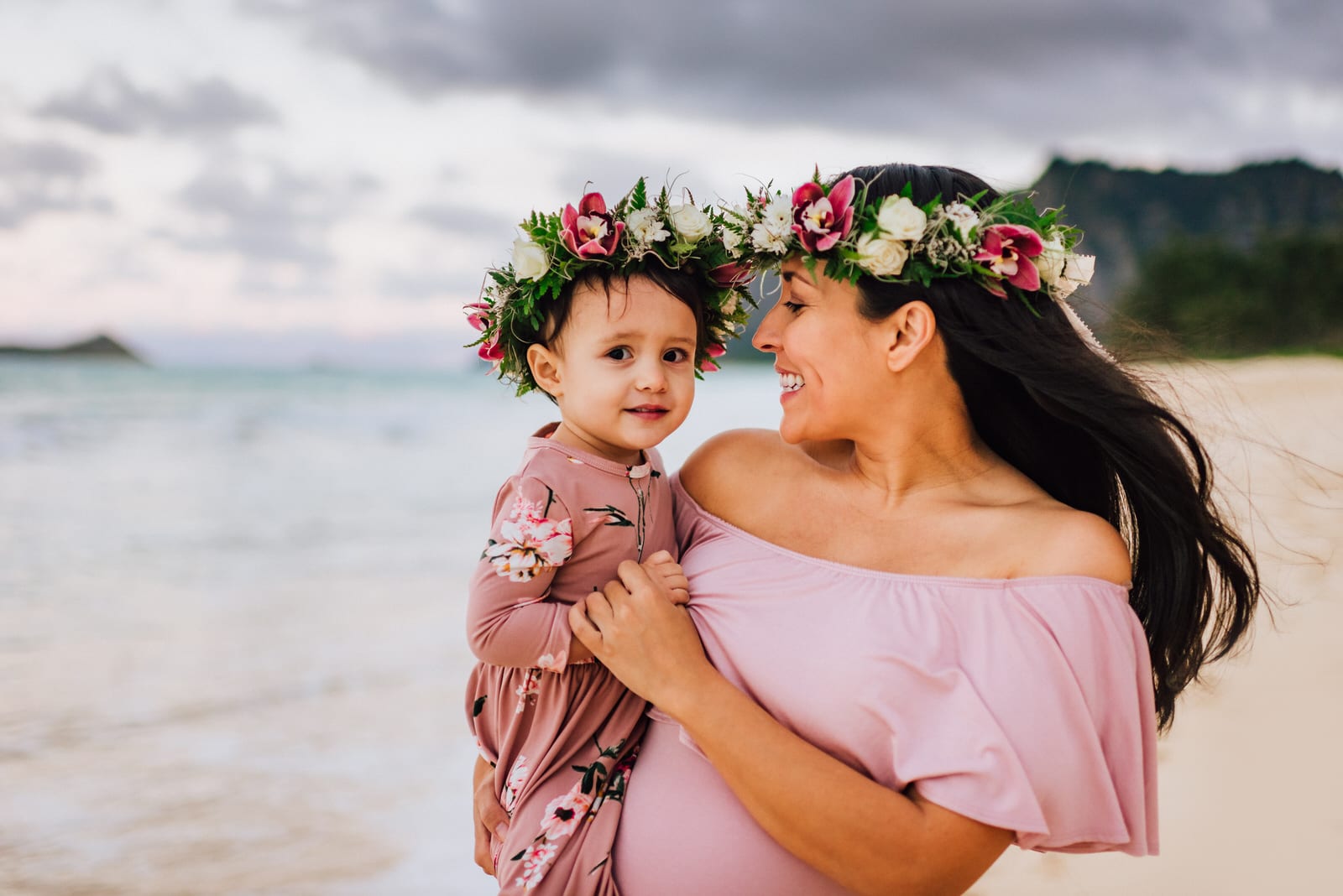Oahu-Maternity-Photographer-Love-Haku-Flower-Crown-Water-22.jpg