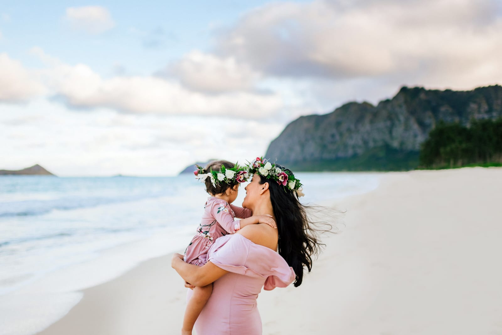 Oahu-Maternity-Photographer-Love-Haku-Flower-Crown-Water-5.jpg