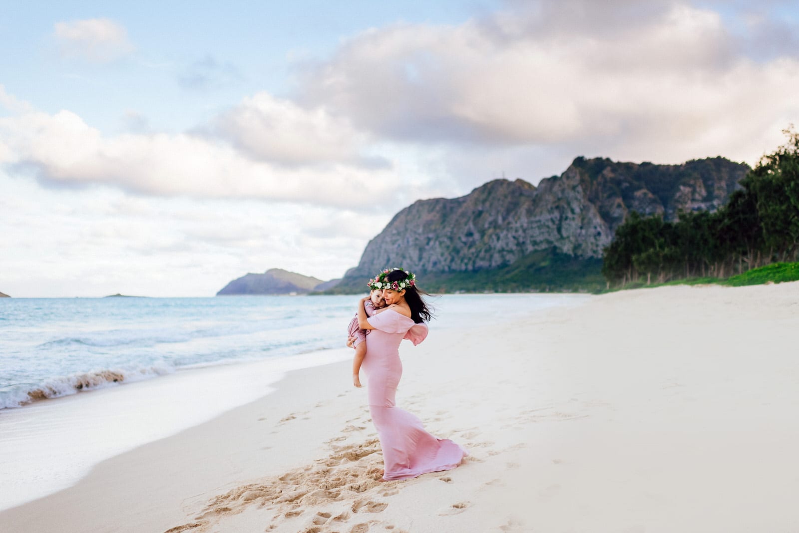 Oahu-Maternity-Photographer-Love-Haku-Flower-Crown-Water-7.jpg