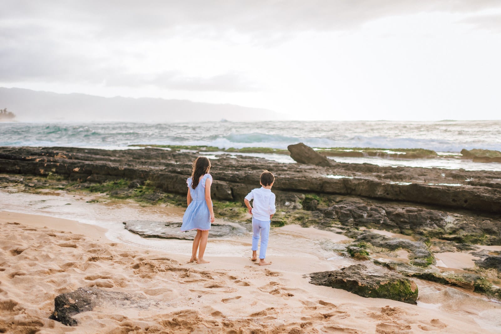 family-photographer-oahu-hawaii-sunrise-8.jpg