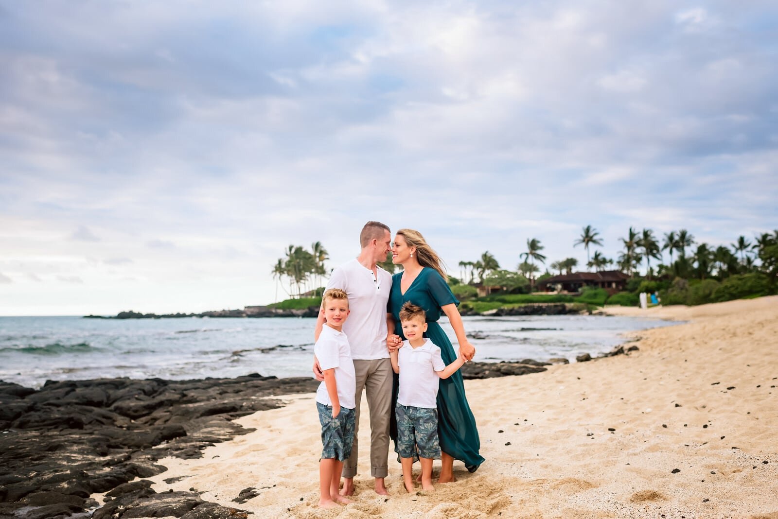kona-photographer-hawaii-family-four-seasons-5.jpg