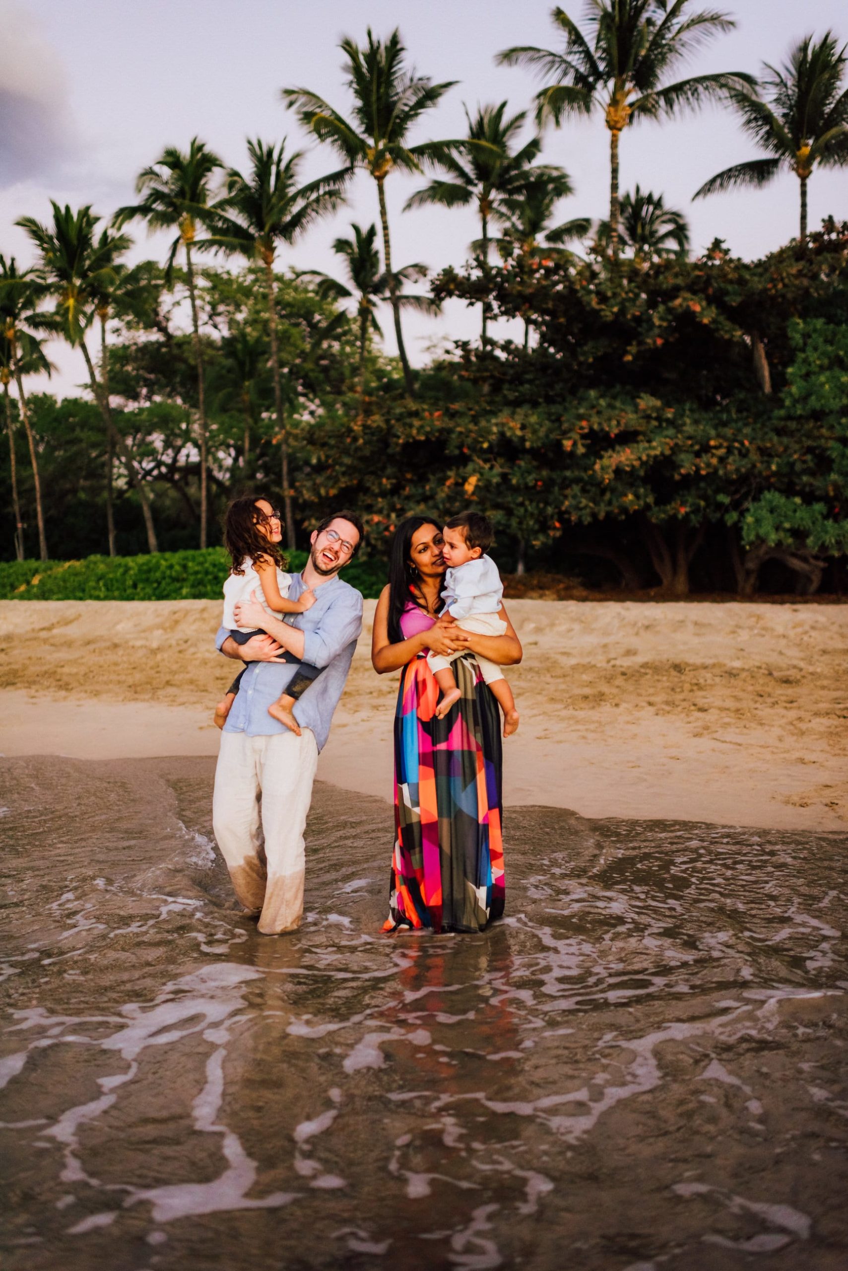 Family-Photographer-Mauna-Kea-Hotel-Large-Family-Colorful-Sunset-35.jpg