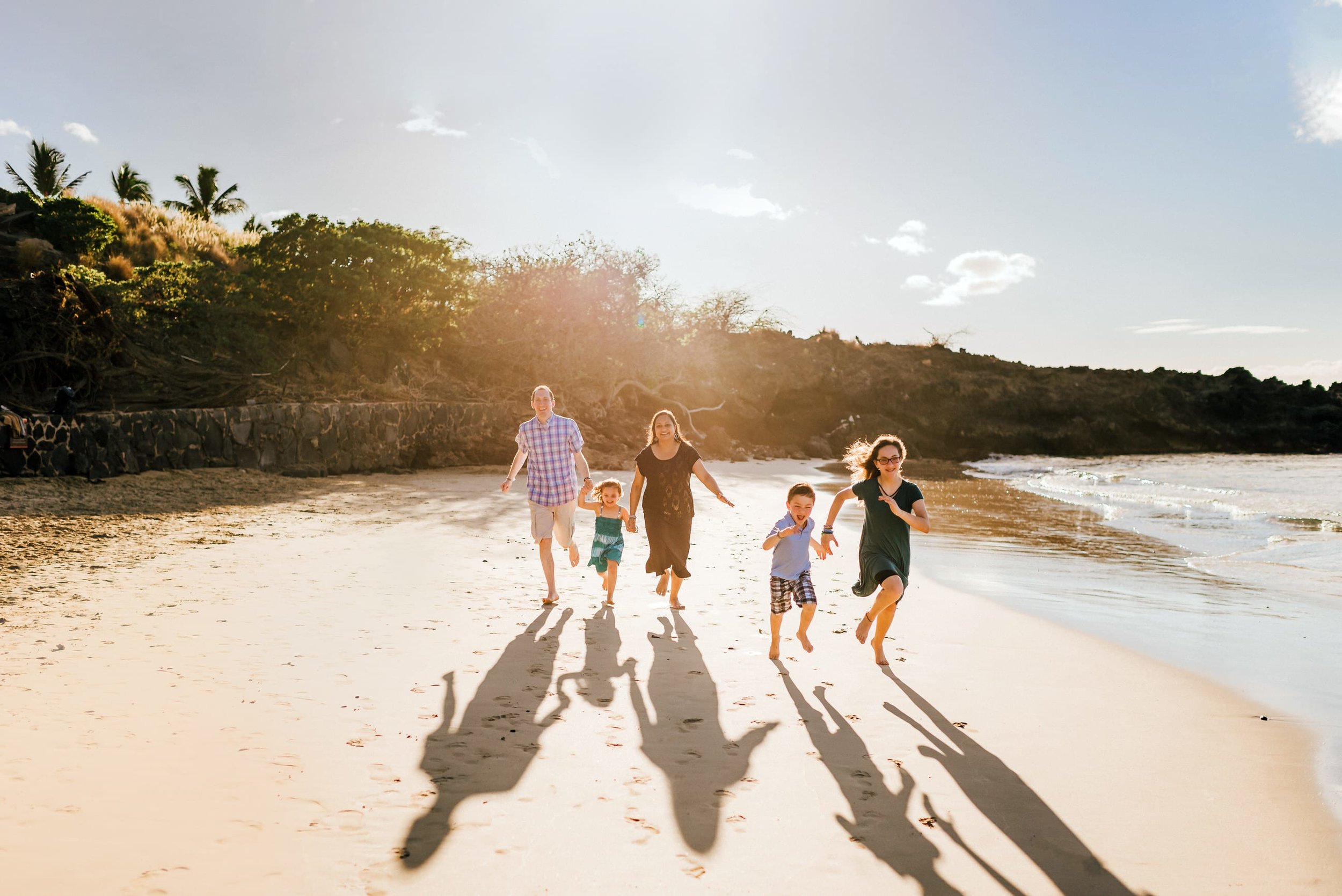 Family-Photographer-Mauna-Kea-Hotel-Large-Family-Colorful-Sunset-5.jpg