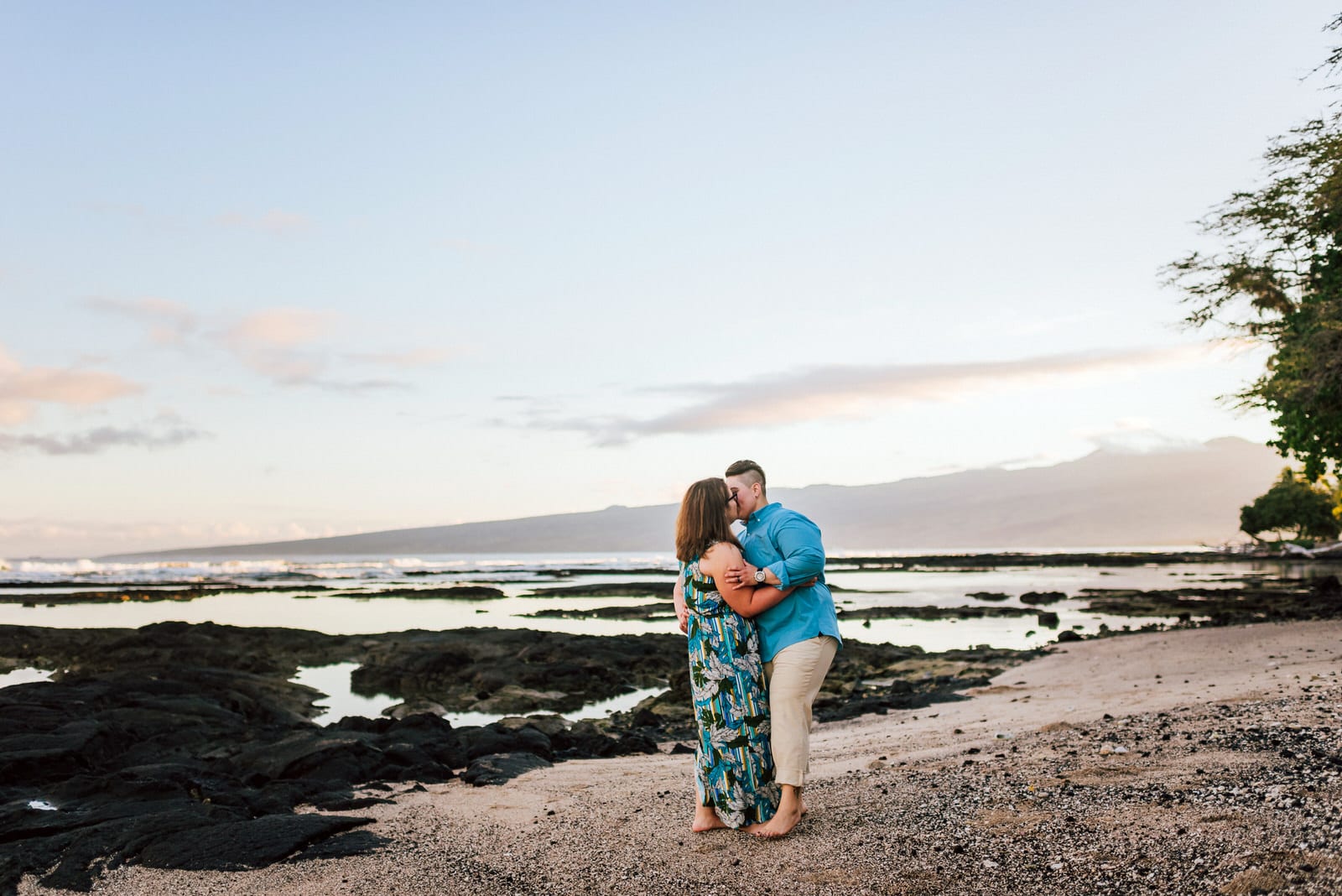 hawaii-photographer-lgbt-sunrise-honeymoon-9.jpg