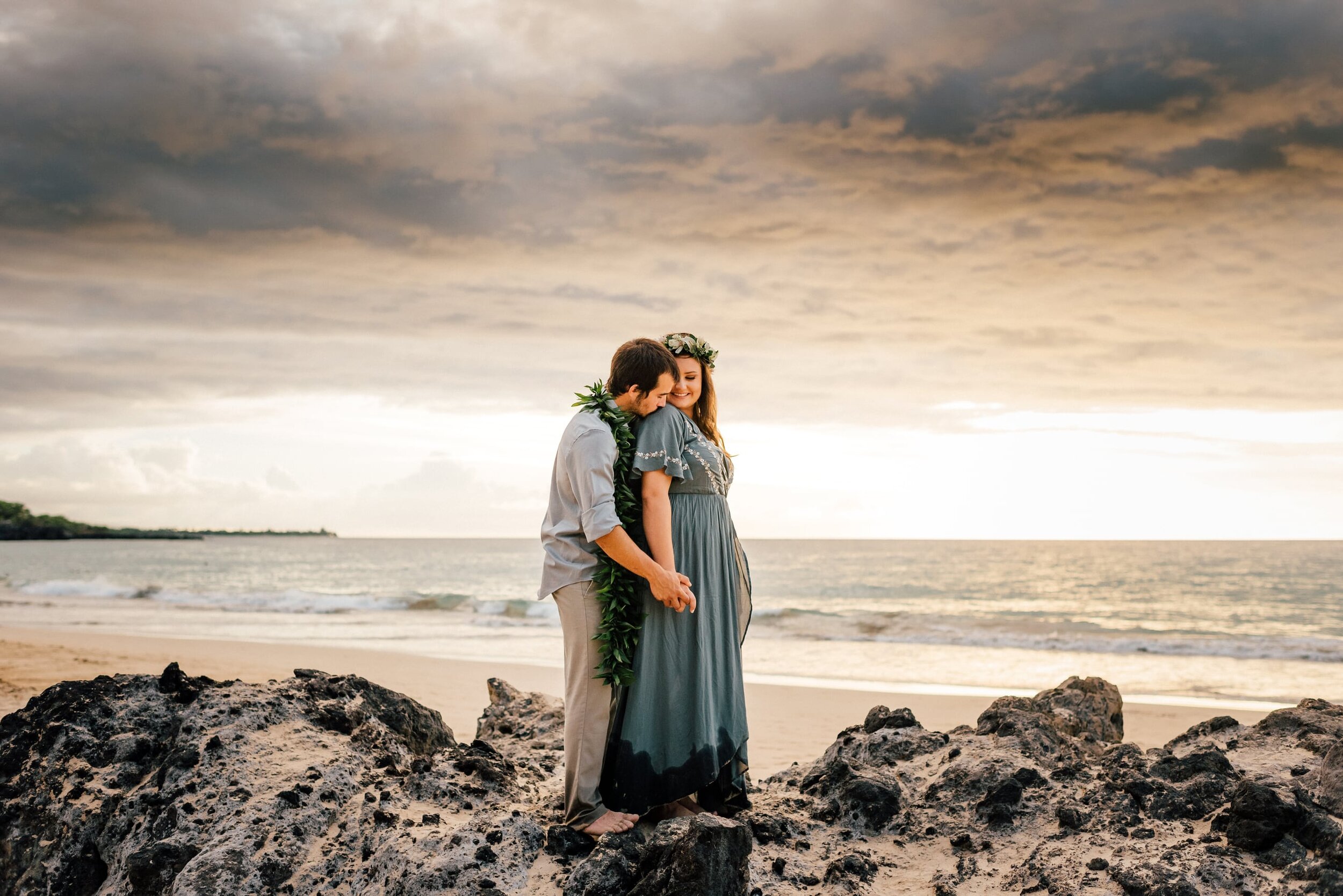 hawaiian-tropical-honeymoon-photographers-best-10.jpg