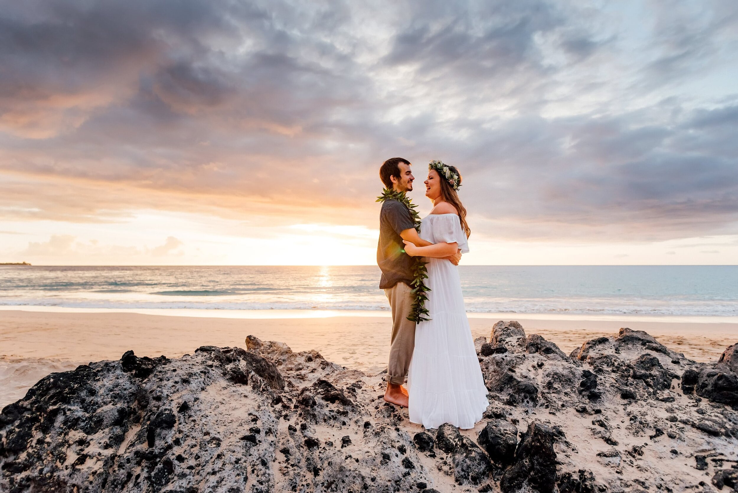 hawaiian-tropical-honeymoon-photographers-best-17.jpg