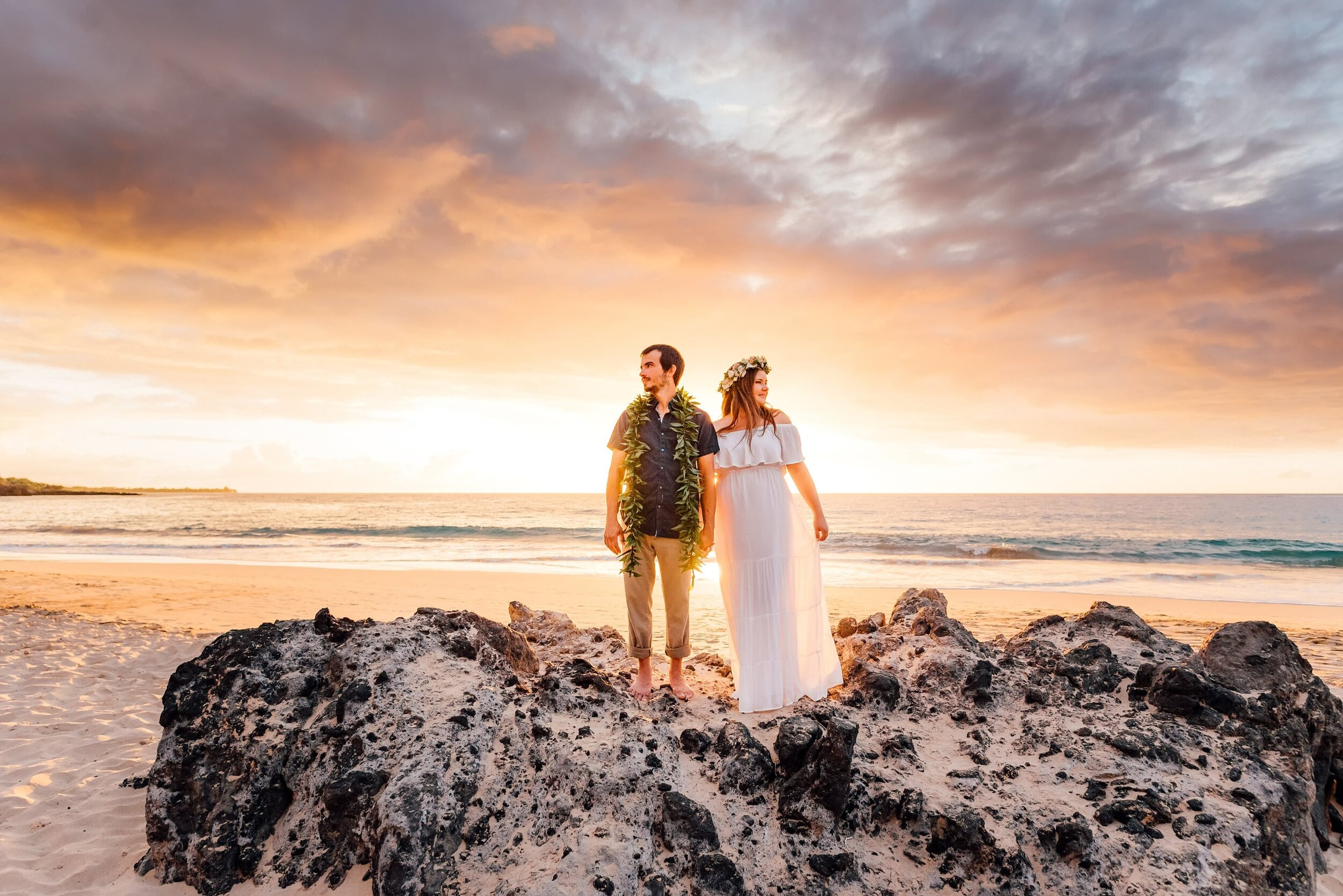 hawaiian-tropical-honeymoon-photographers-best-19.jpg