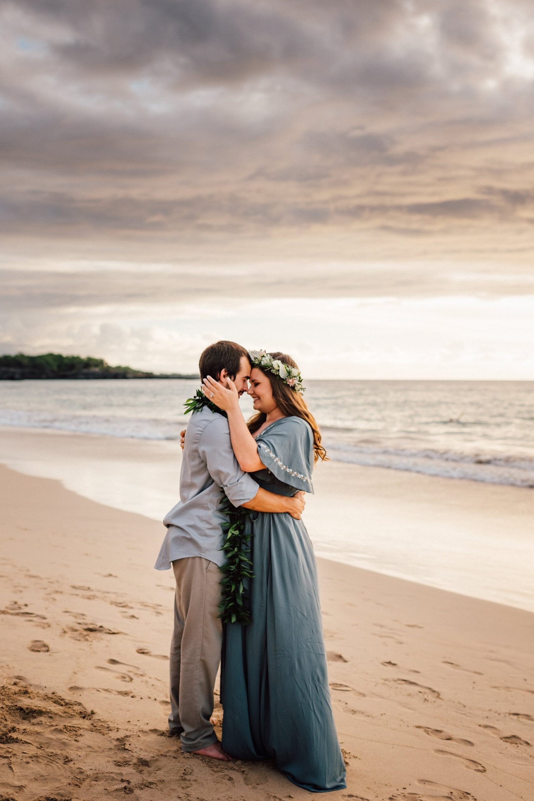 hawaiian-tropical-honeymoon-photographers-best-2.jpg