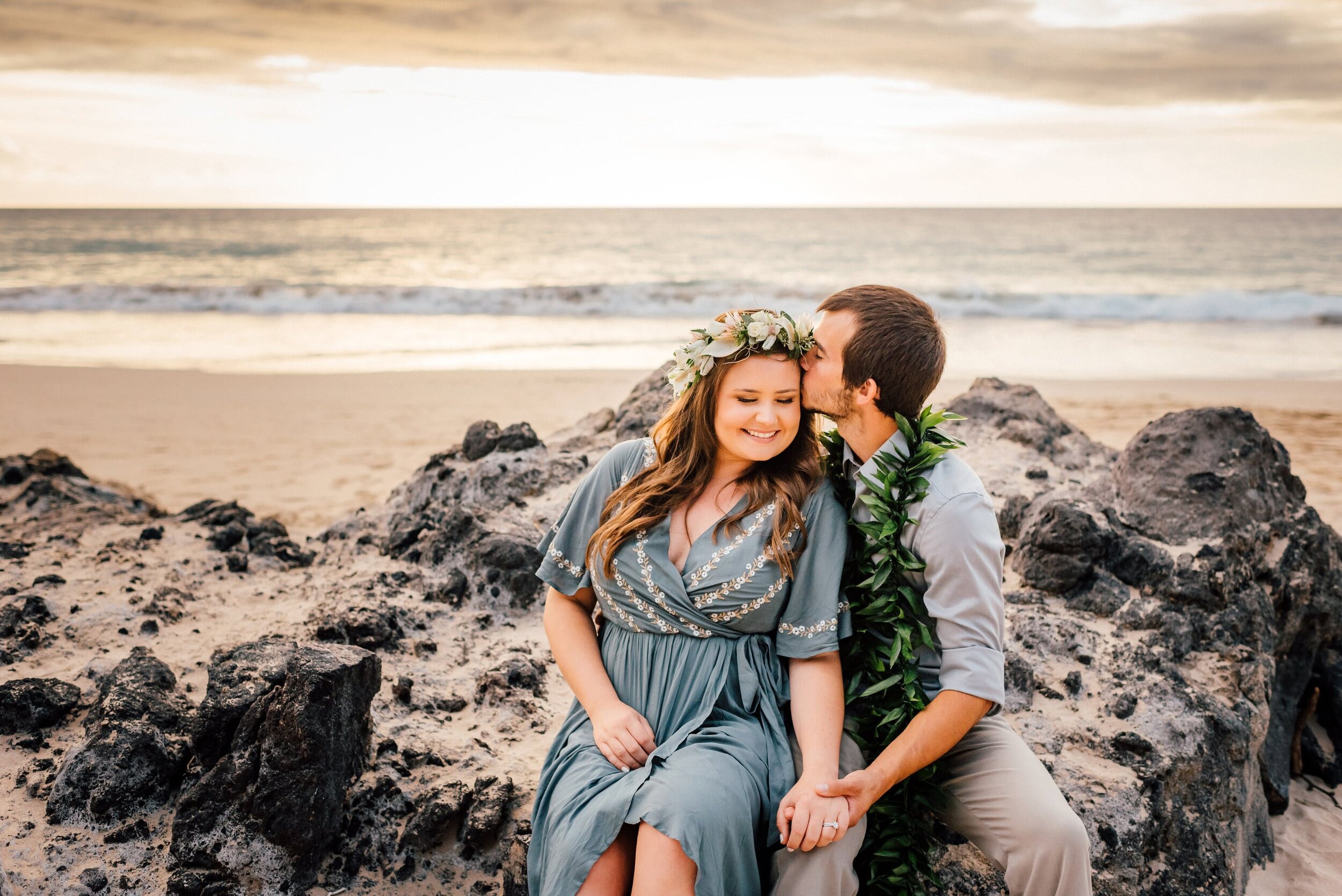 hawaiian-tropical-honeymoon-photographers-best-9.jpg