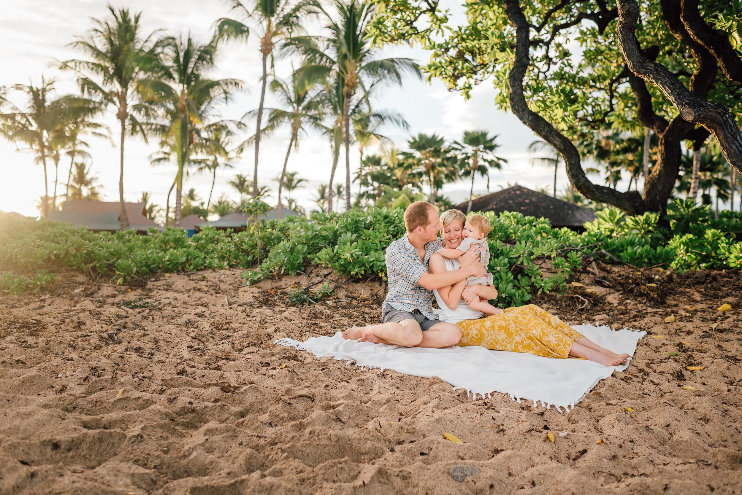 kona-photographer-family-sunrise-hawaii-13.jpg