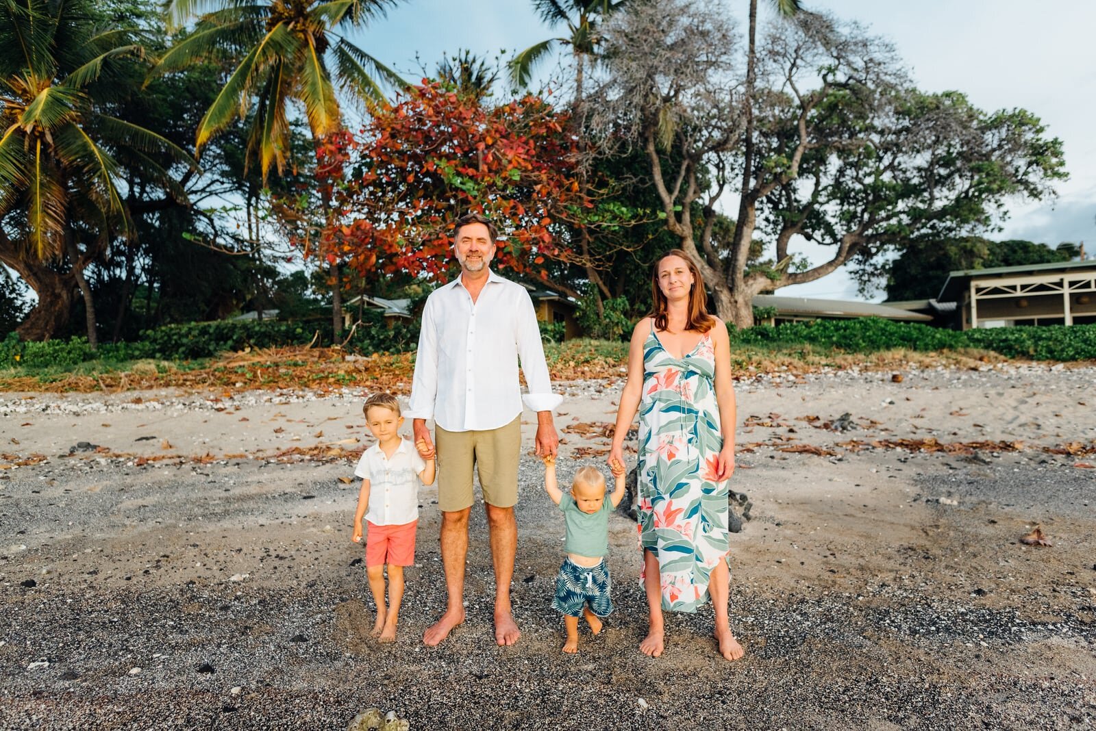 Hawaii-Family-Photographers-Beach-18.jpg