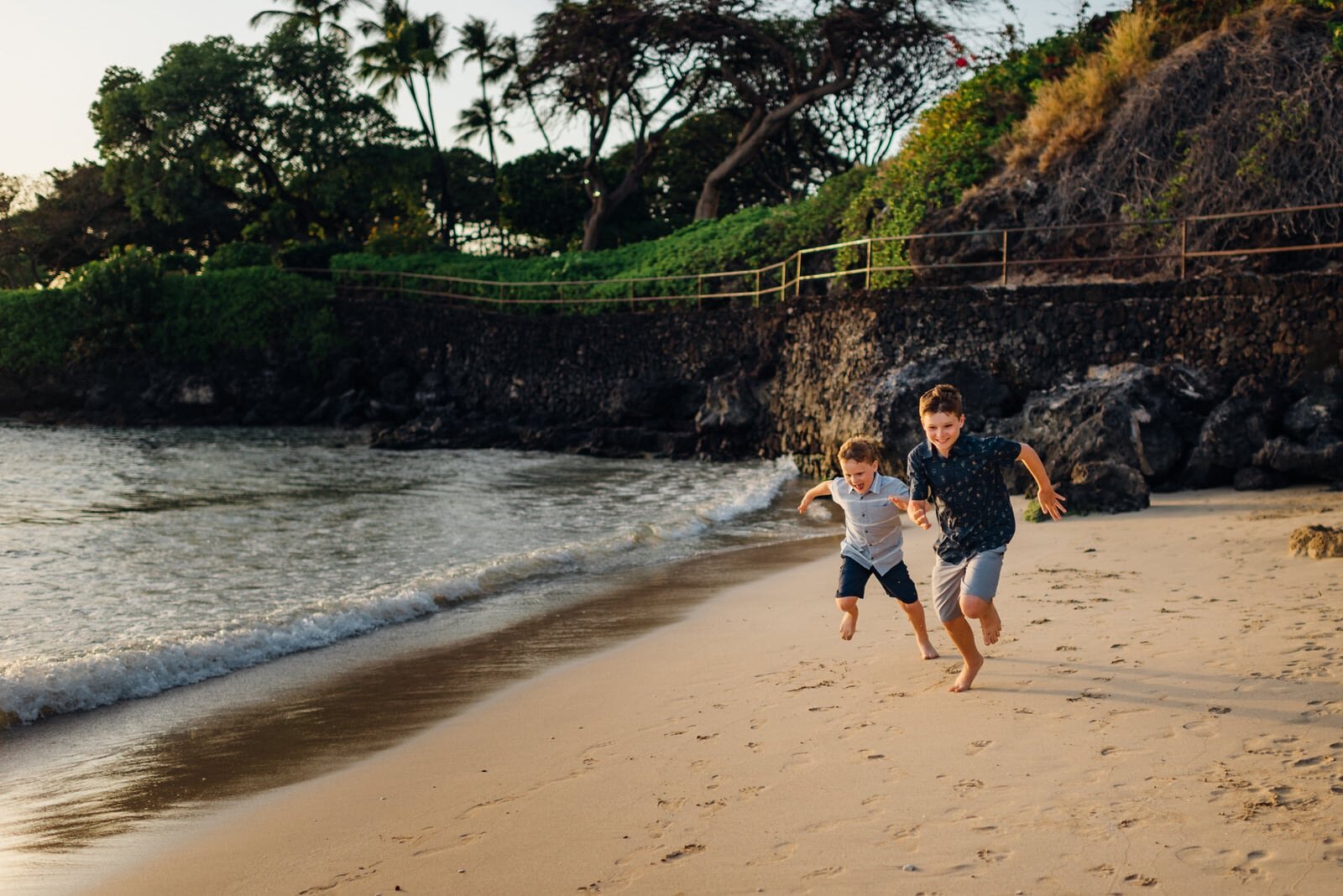 mauna-kea-family-photographers-hawaii-beach-vacation-10.jpg