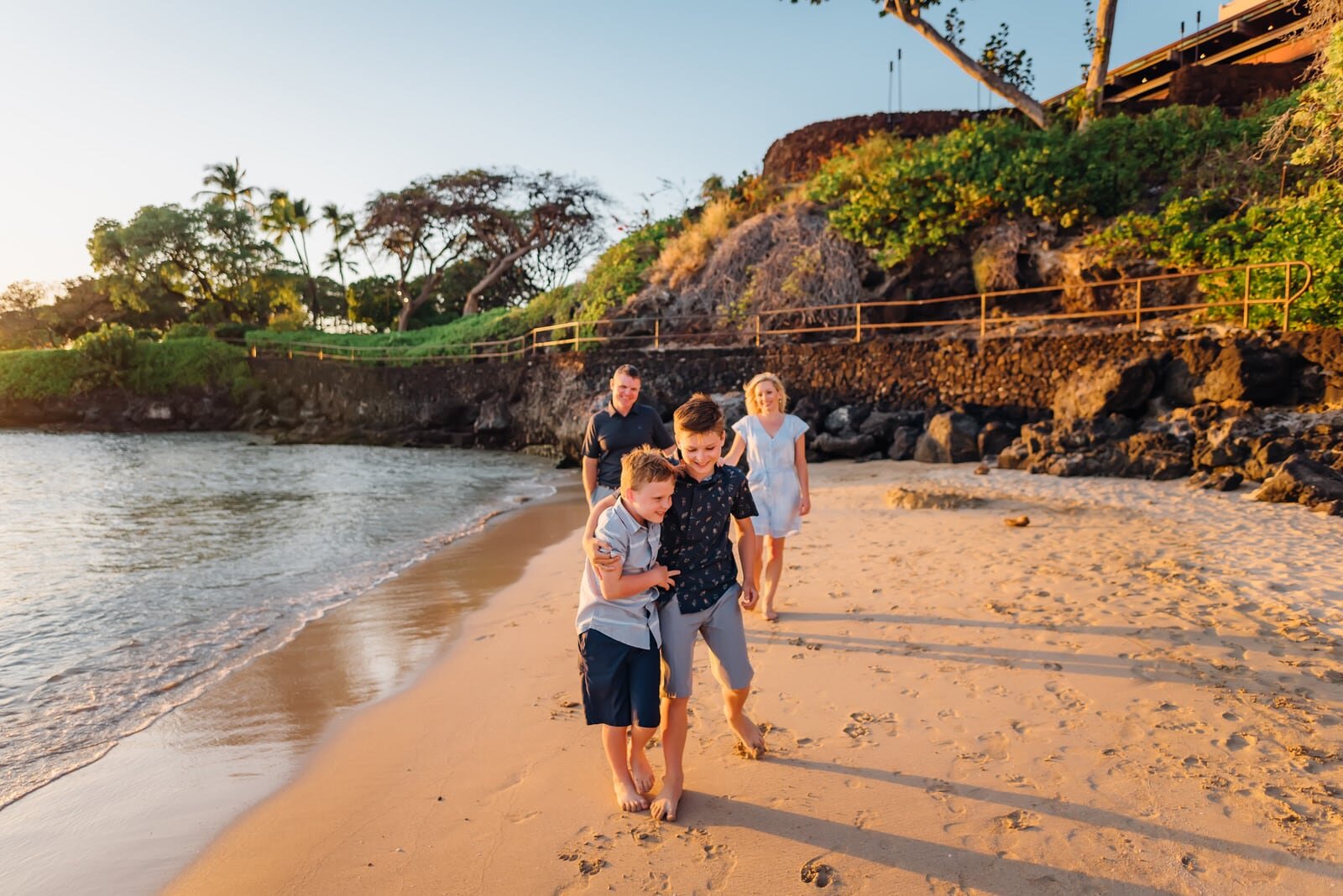 mauna-kea-family-photographers-hawaii-beach-vacation-21.jpg