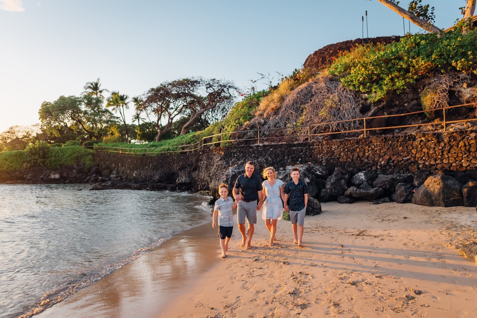 mauna-kea-family-photographers-hawaii-beach-vacation-22.jpg