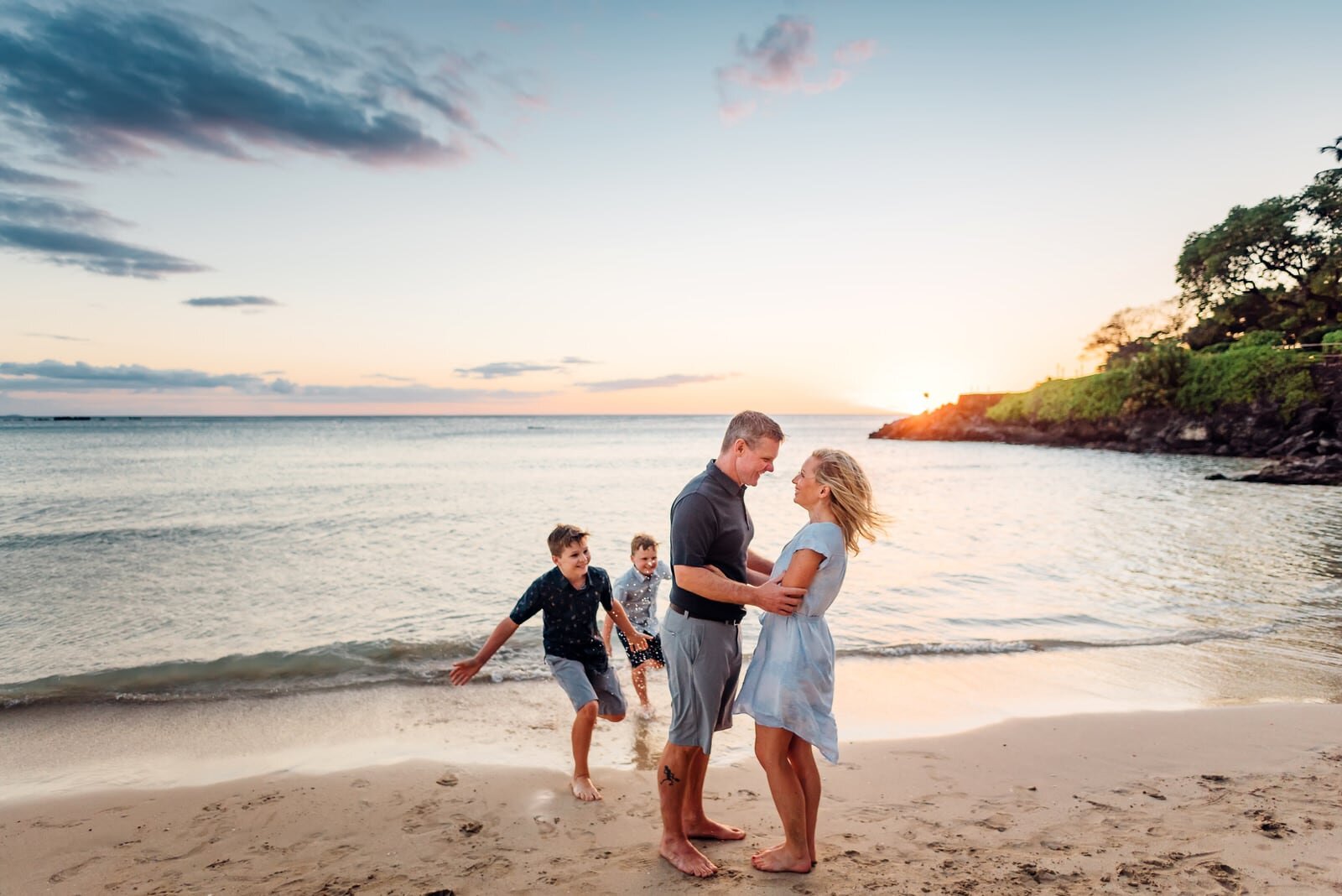 mauna-kea-family-photographers-hawaii-beach-vacation-31.jpg