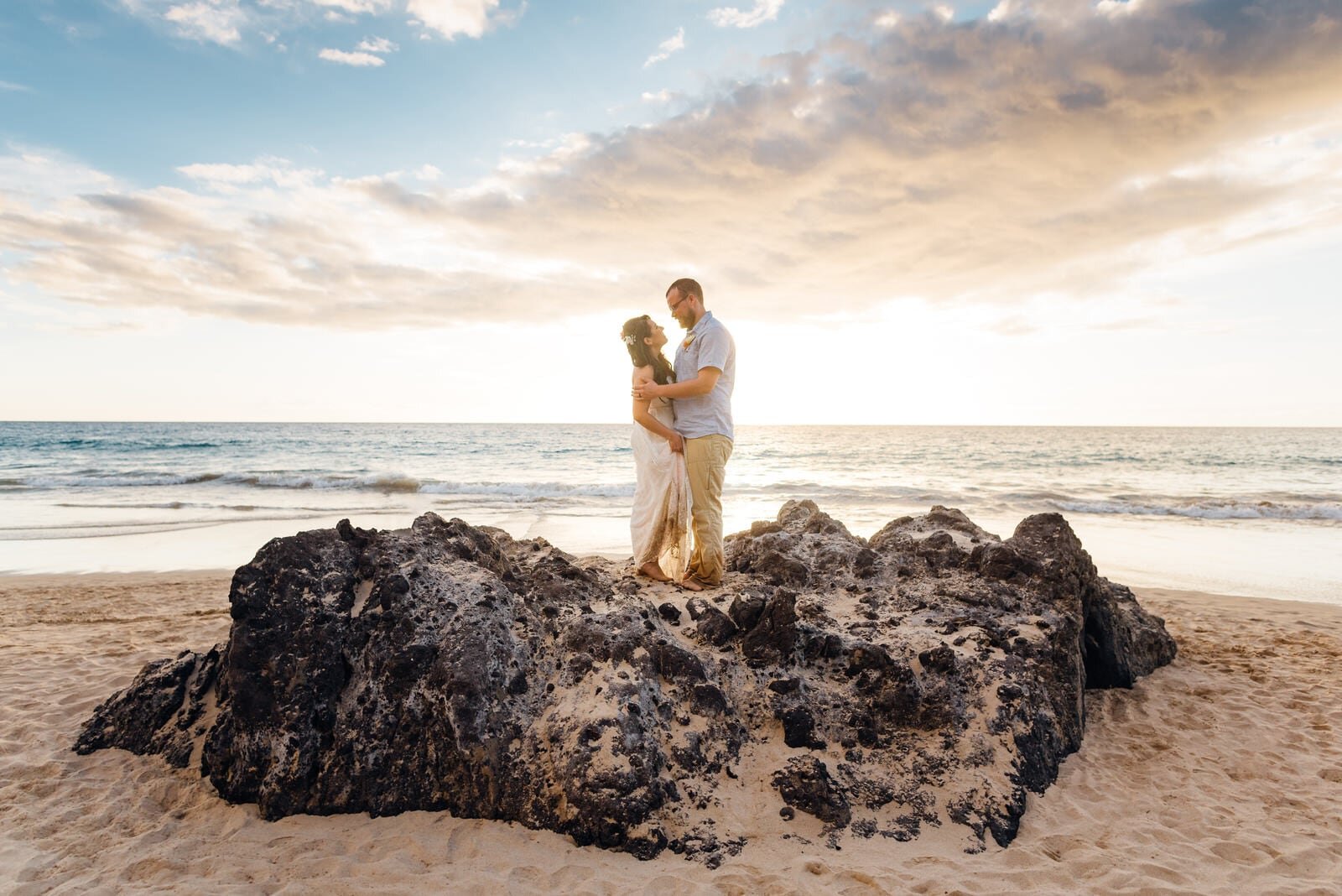 covid-wedding-reschedule-hawaii-honeymoon-photographers-10.jpg