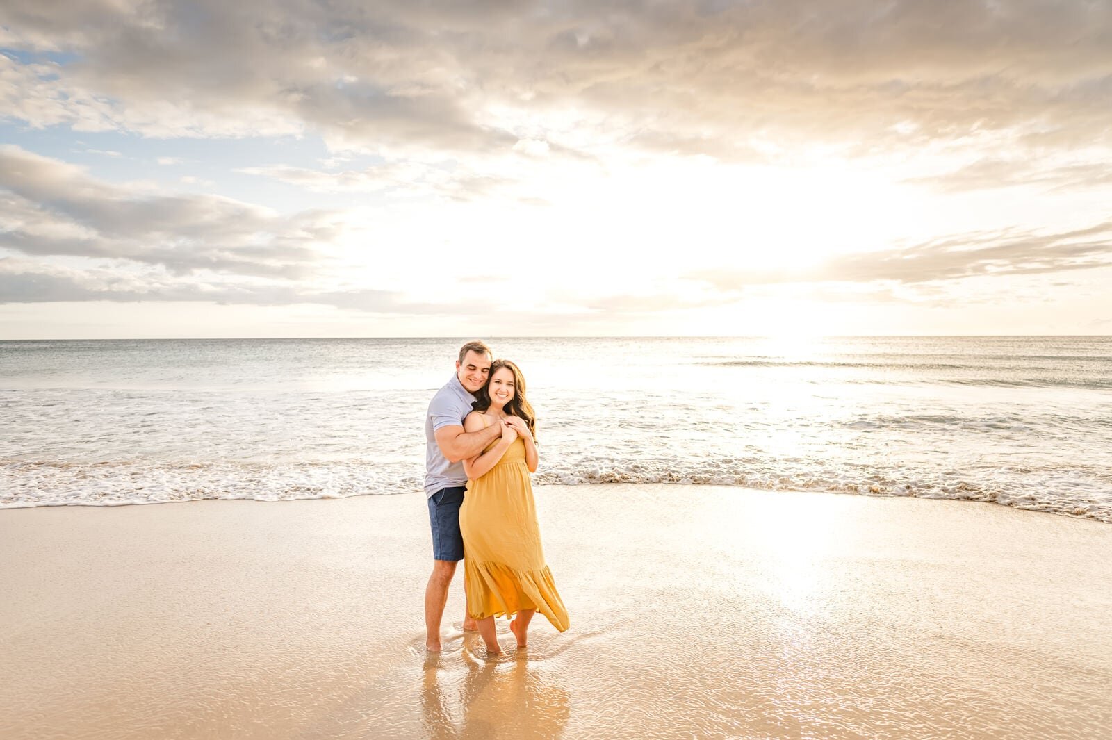 golden-sunny-sunset-babymoon-photographers-hawaii-yellow-dress-14.jpg