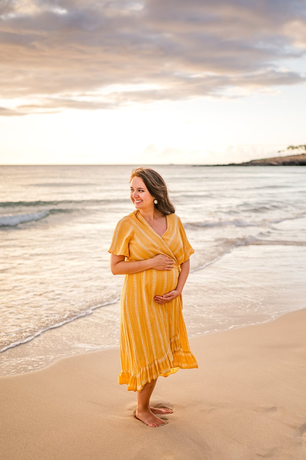 golden-sunny-sunset-babymoon-photographers-hawaii-yellow-dress-18.jpg