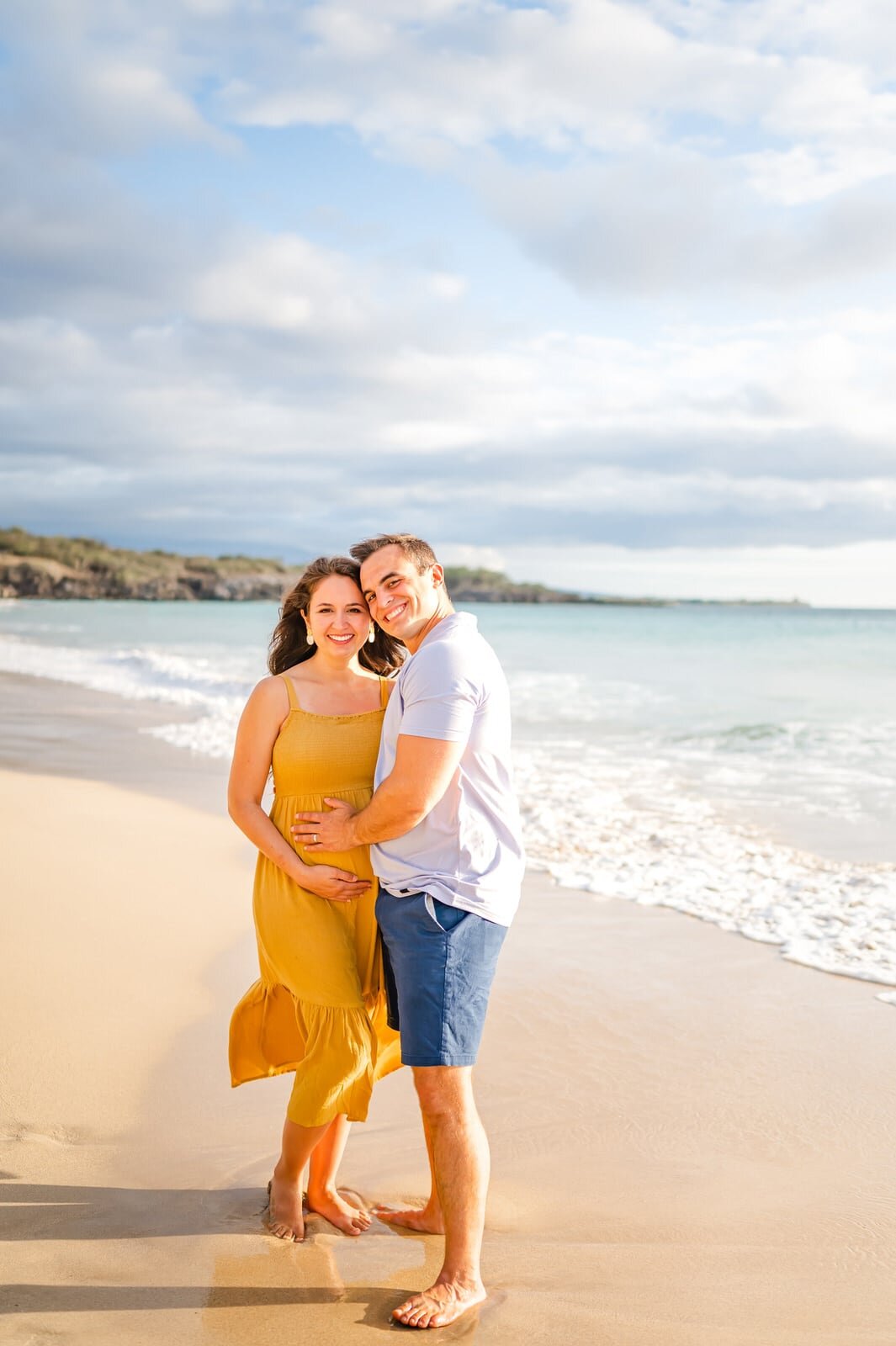 golden-sunny-sunset-babymoon-photographers-hawaii-yellow-dress-2.jpg