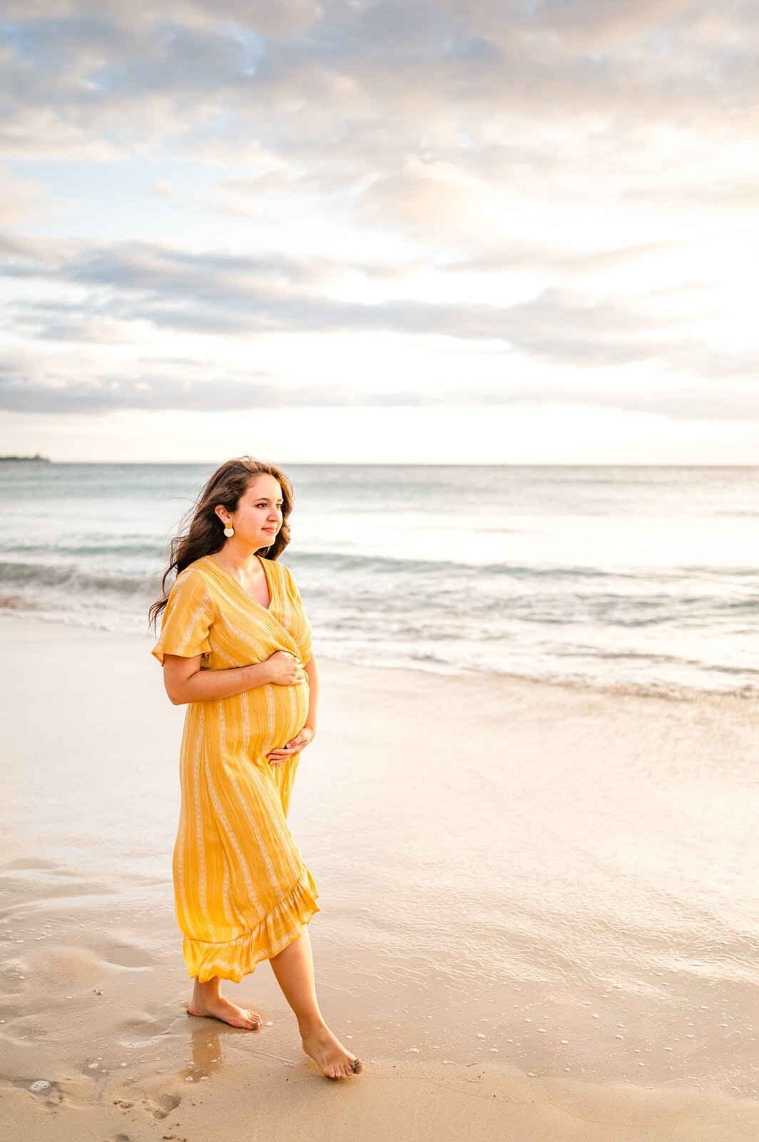 golden-sunny-sunset-babymoon-photographers-hawaii-yellow-dress-21.jpg