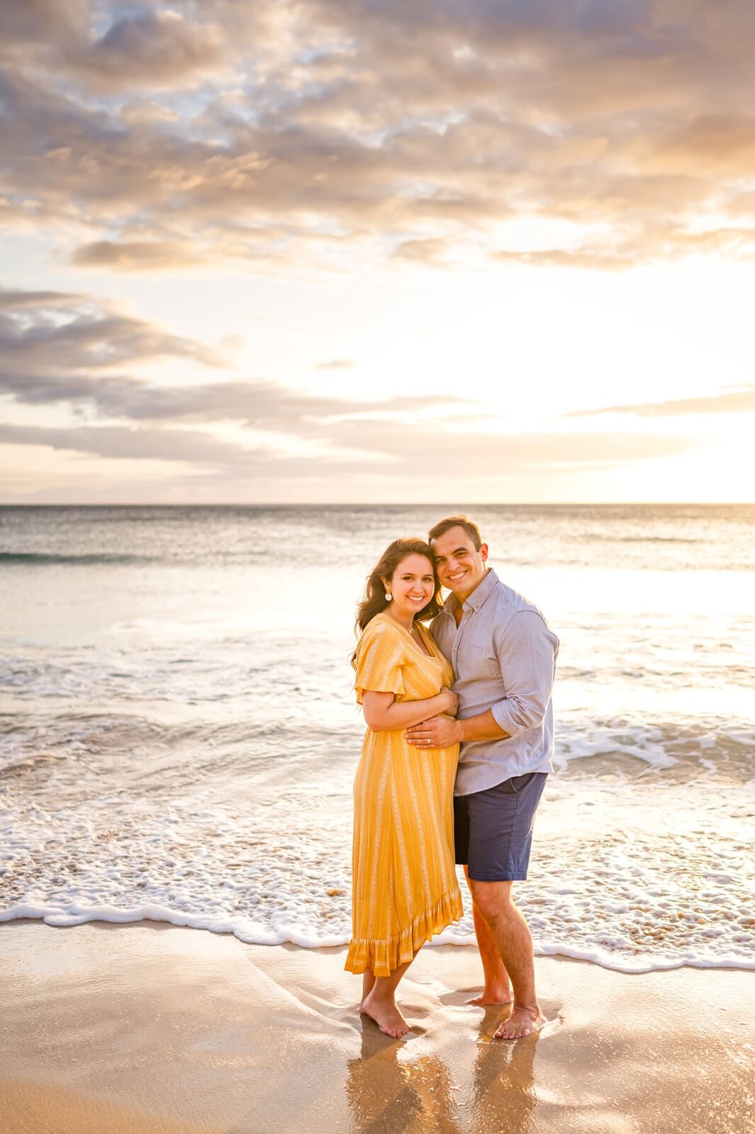 golden-sunny-sunset-babymoon-photographers-hawaii-yellow-dress-22.jpg