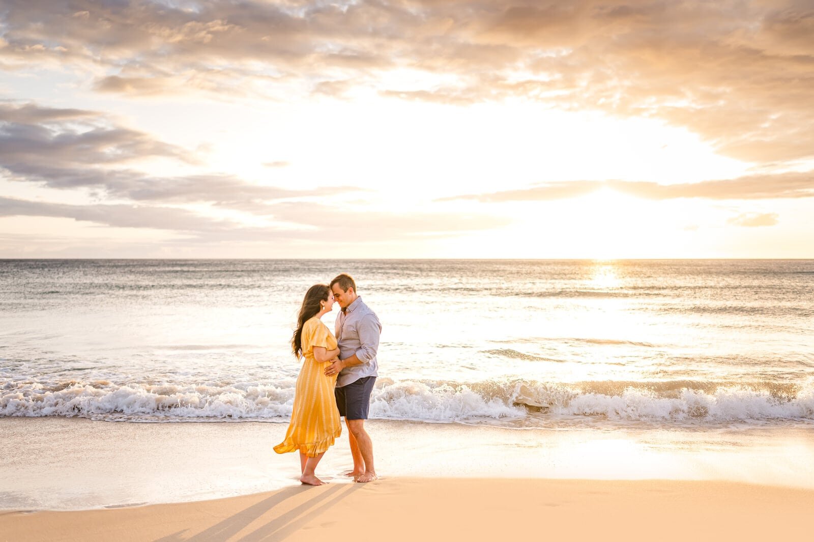 golden-sunny-sunset-babymoon-photographers-hawaii-yellow-dress-23.jpg