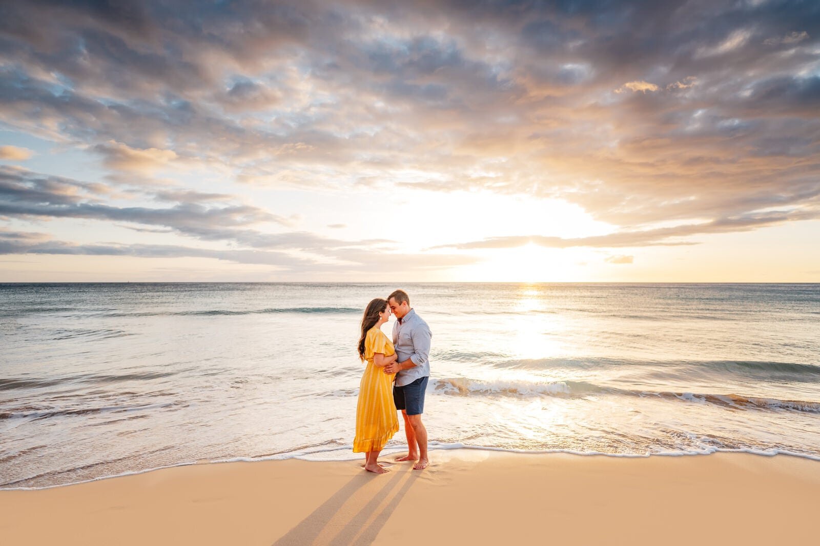 golden-sunny-sunset-babymoon-photographers-hawaii-yellow-dress-26.jpg