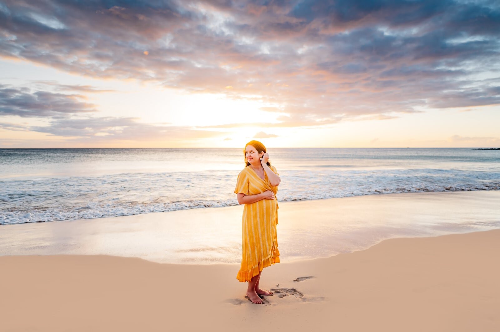 golden-sunny-sunset-babymoon-photographers-hawaii-yellow-dress-28.jpg