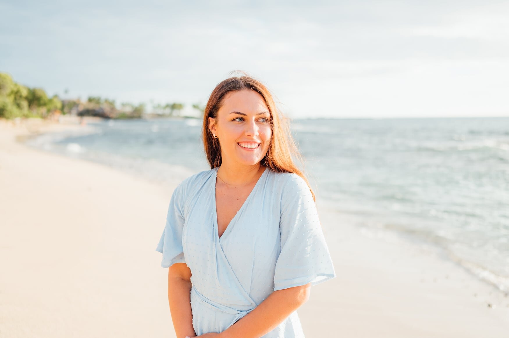 kailua-kona-photographers-beach-sunset-blue-white-outfits-10.jpg