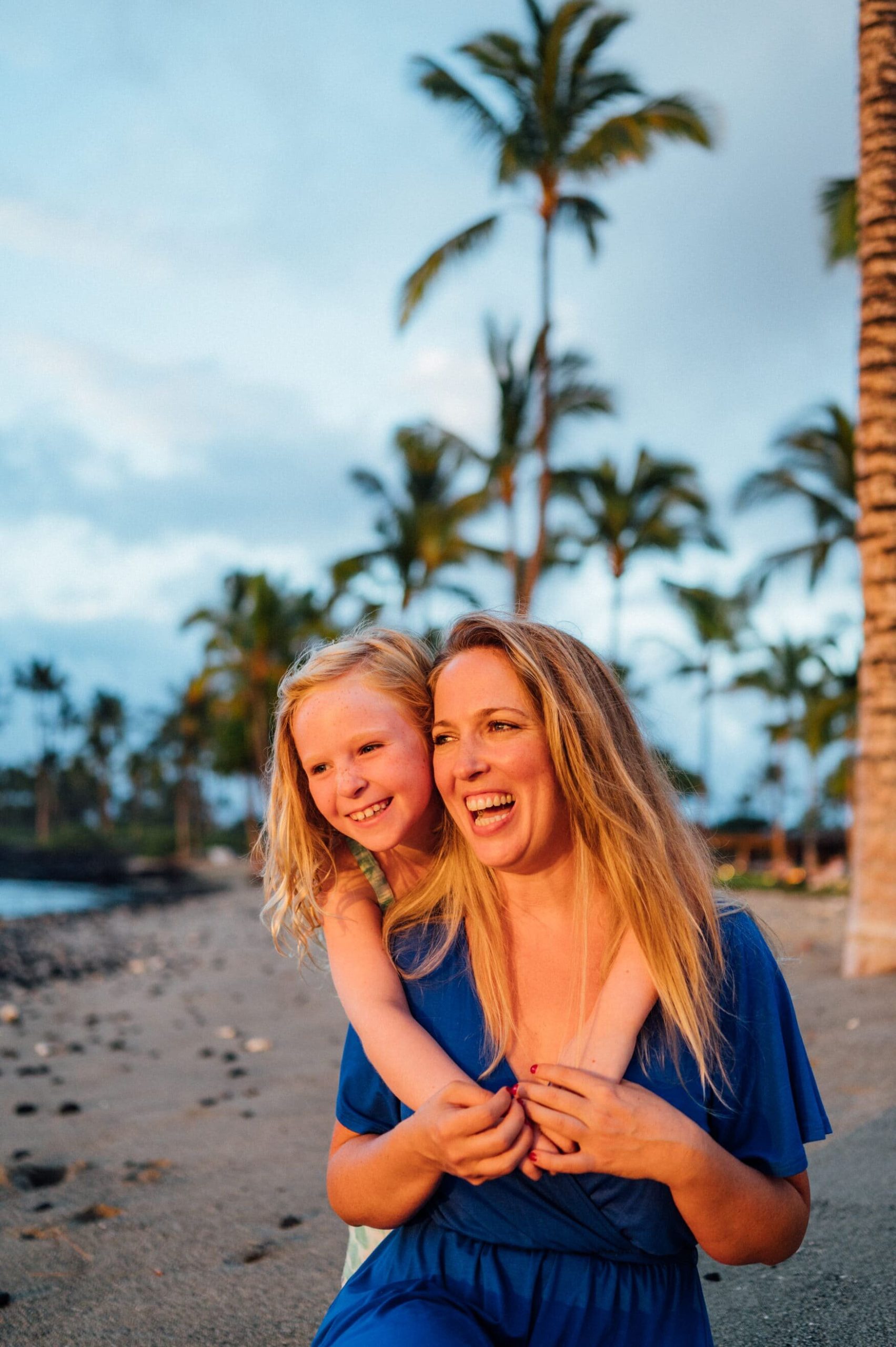 mother-daughter-photo-session-beach-21.jpg