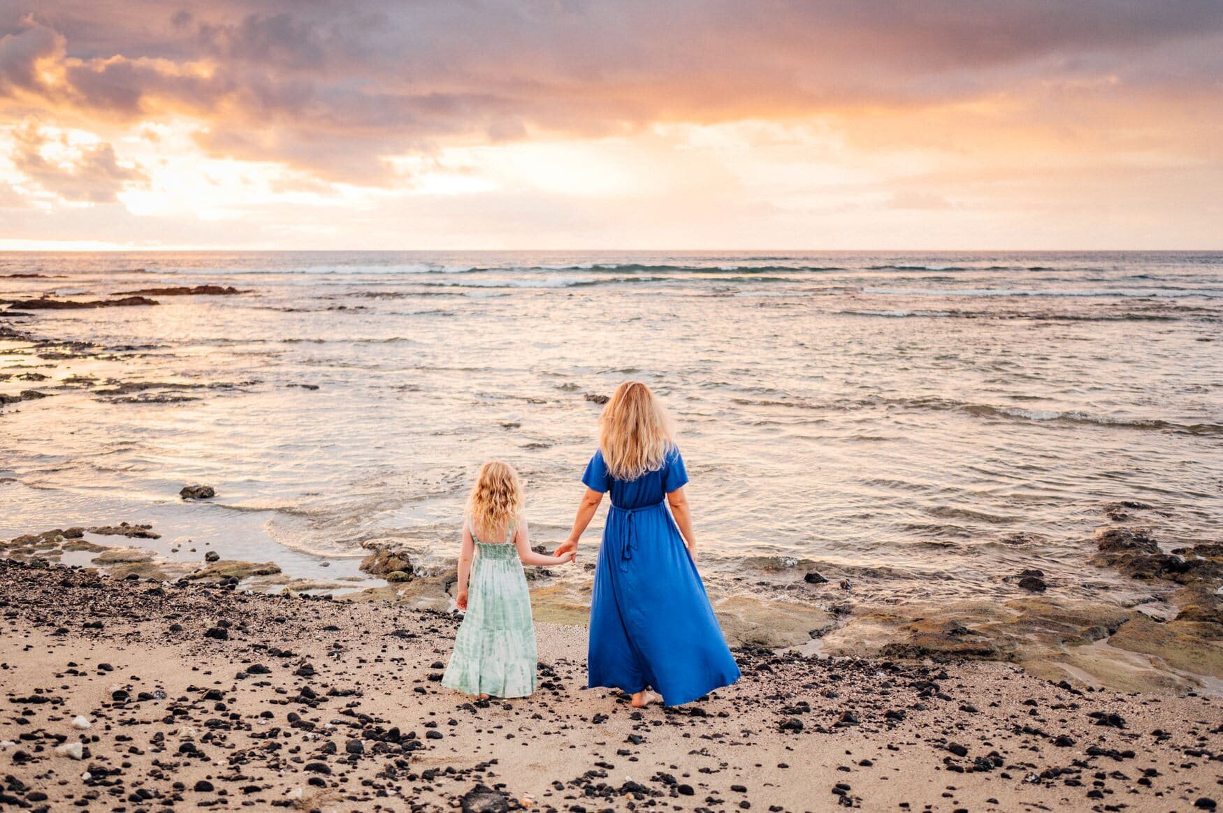 mother-daughter-photo-session-beach-25.jpg