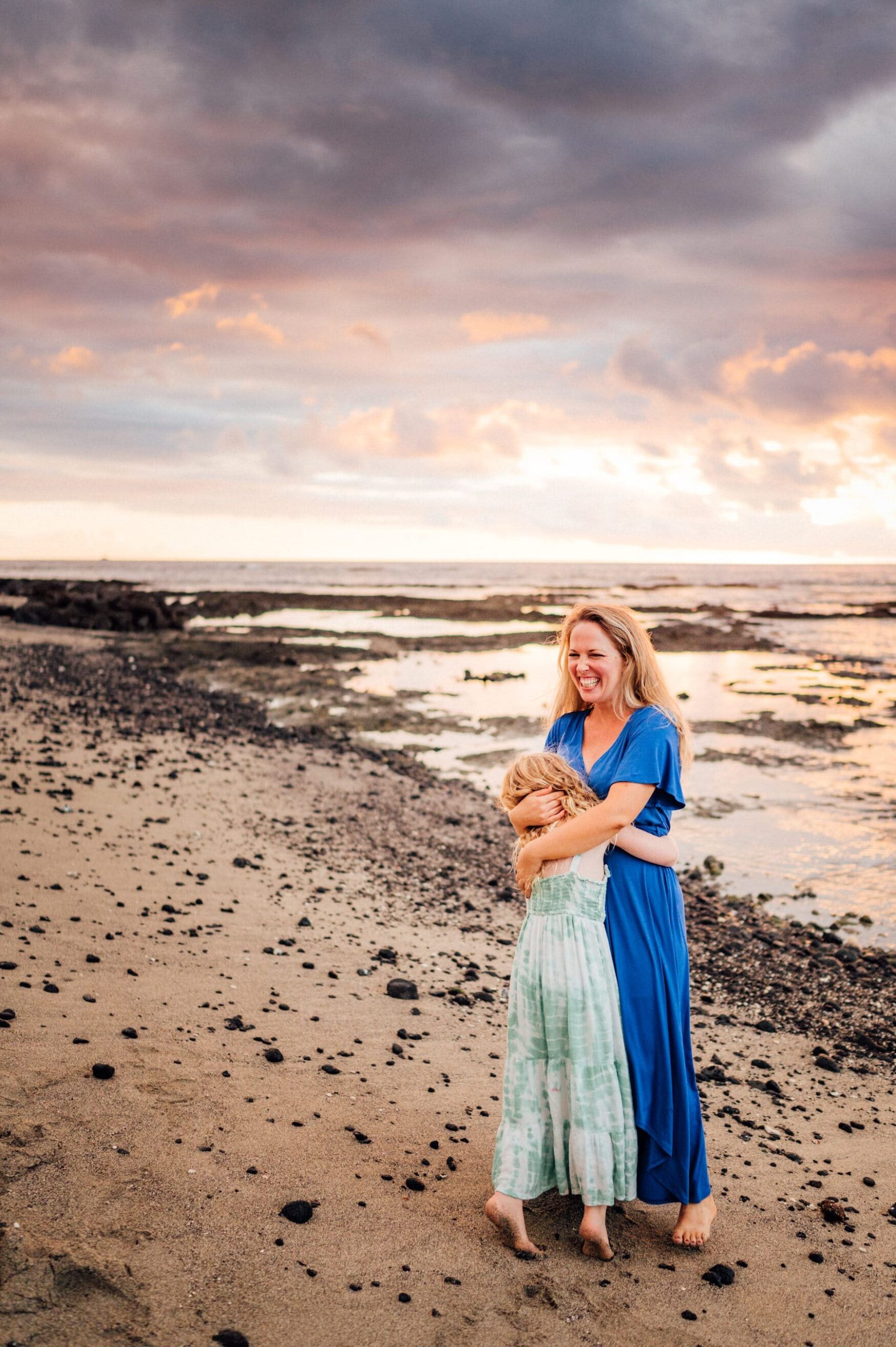mother-daughter-photo-session-beach-26.jpg