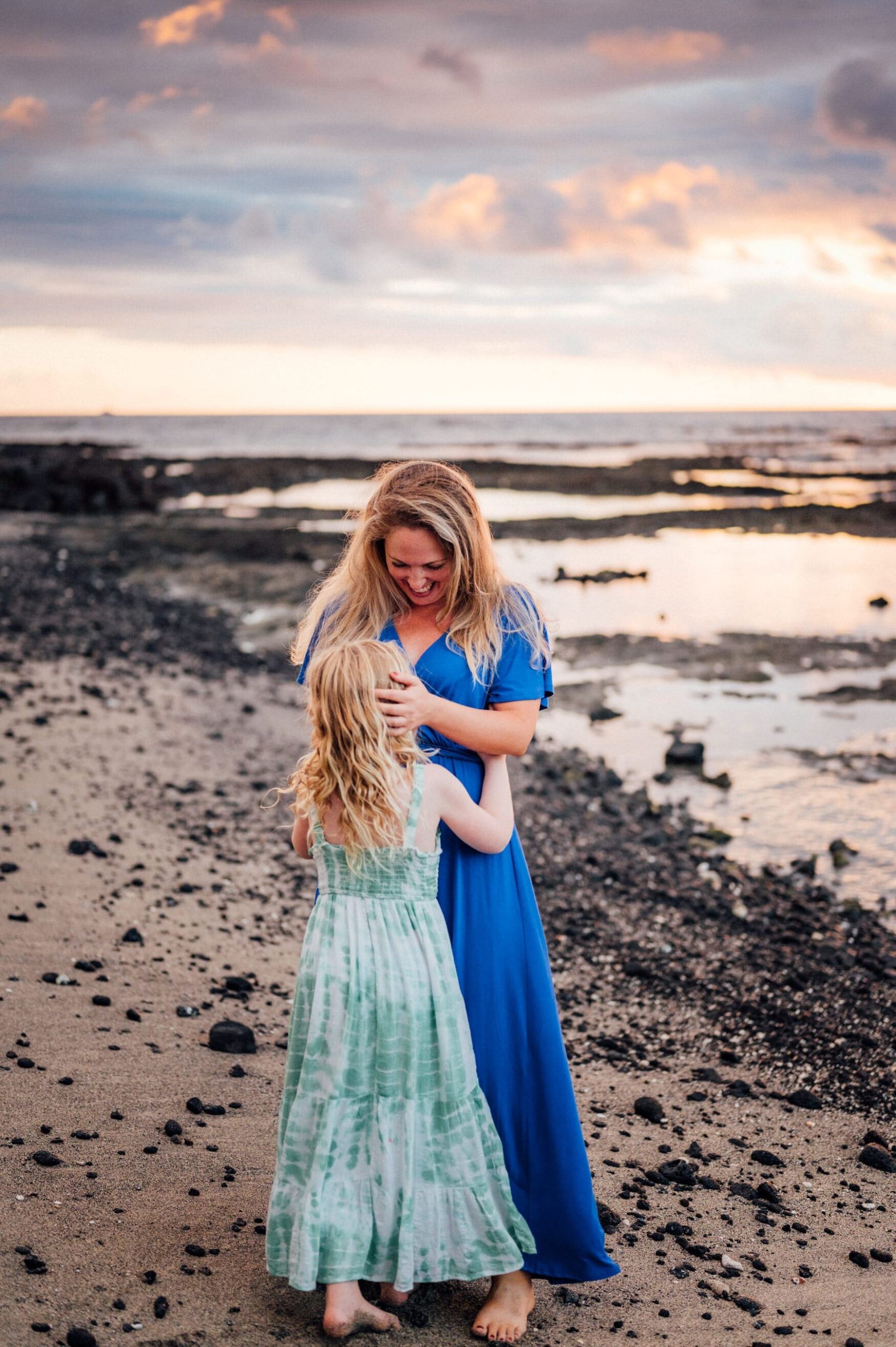 mother-daughter-photo-session-beach-33.jpg