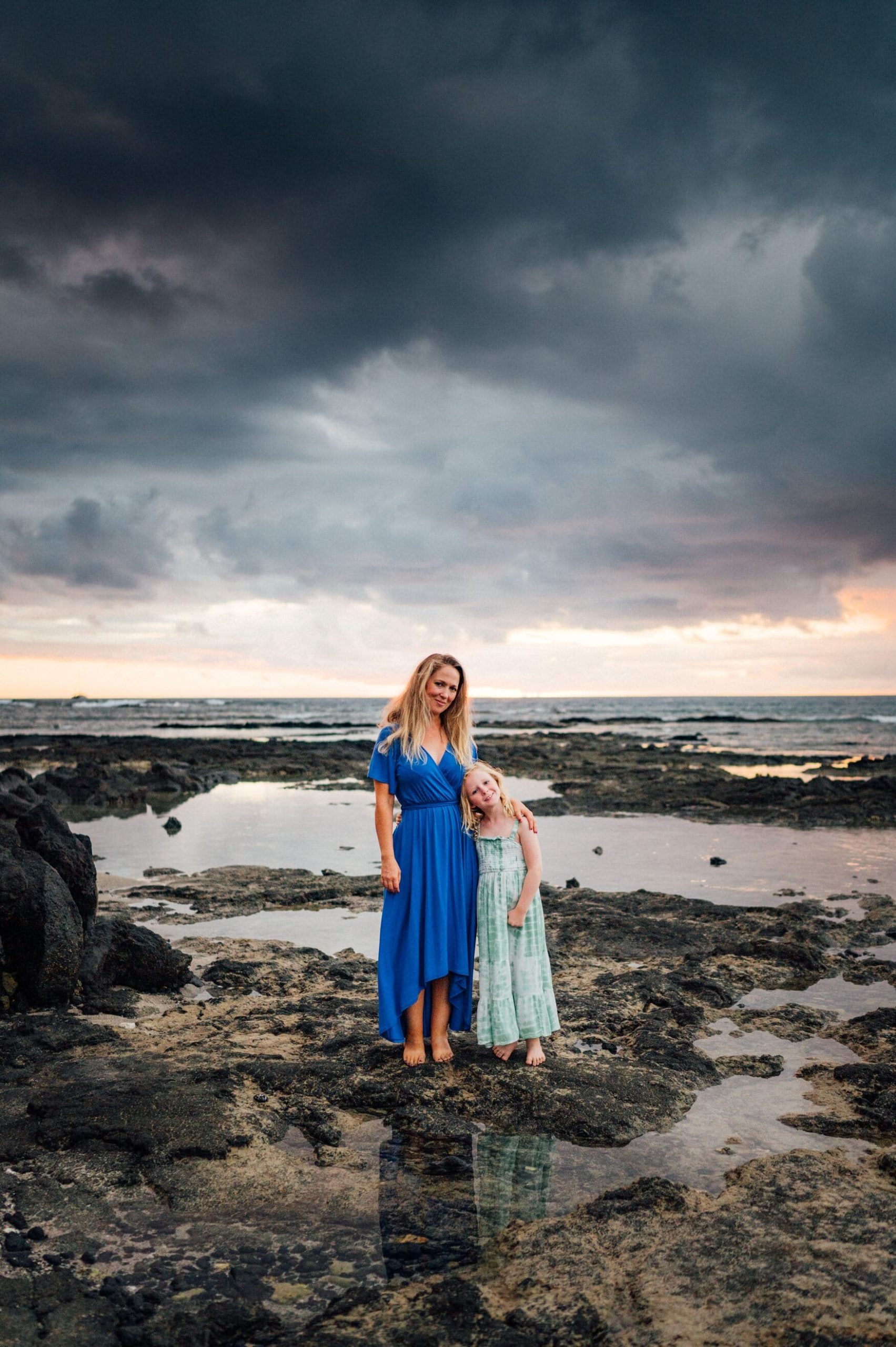 mother-daughter-photo-session-beach-35.jpg