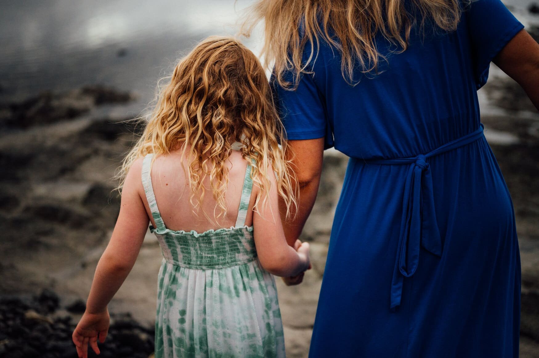 mother-daughter-photo-session-beach-39.jpg