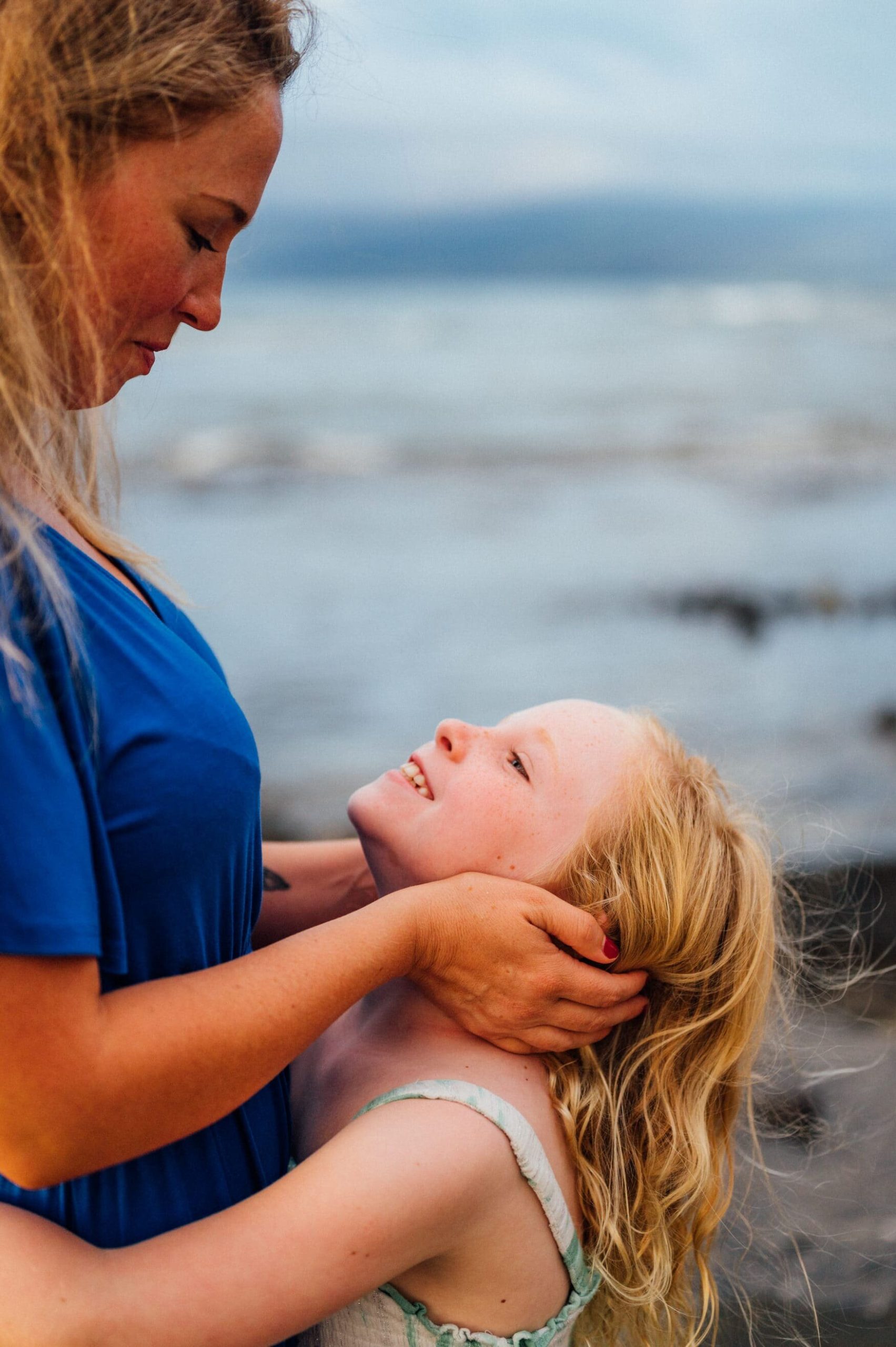 mother-daughter-photo-session-beach-9.jpg