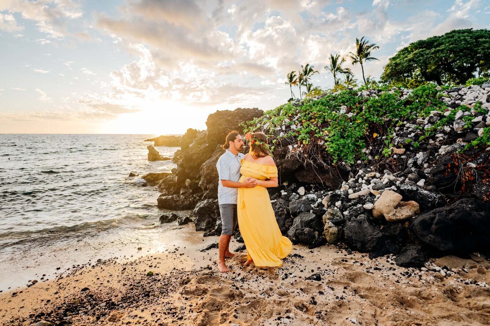 hawaii-maternity-photographers-flower-crown-sunset-hawaii-10.jpg