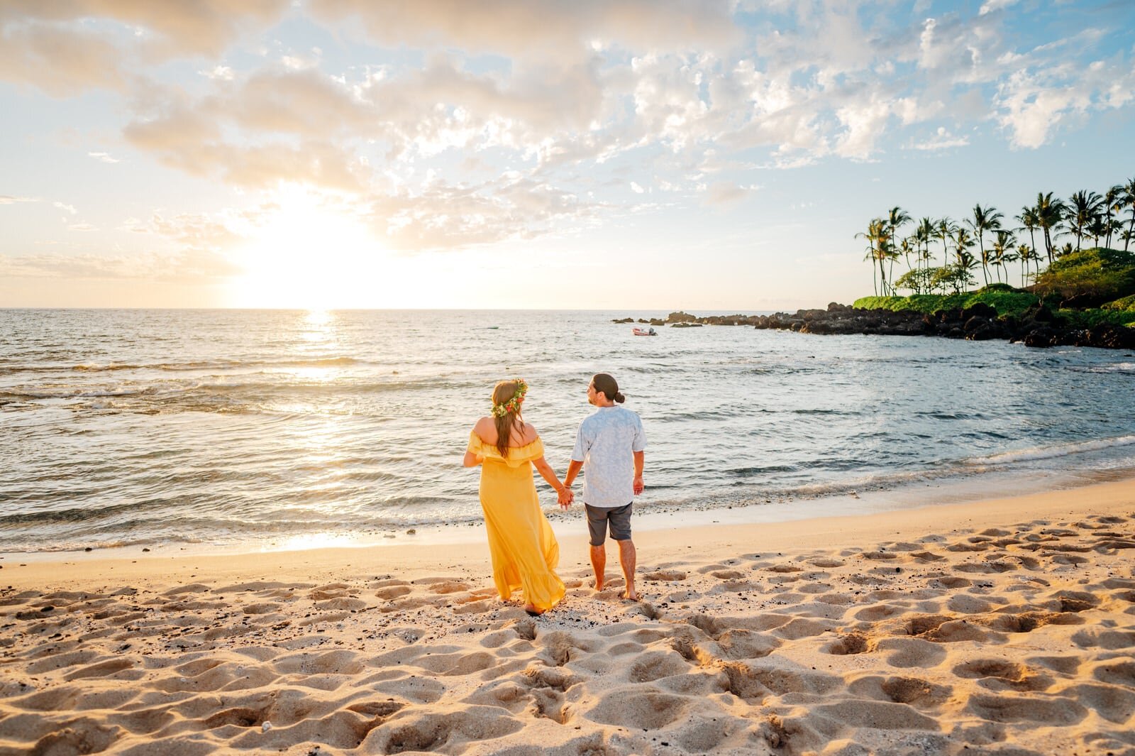 hawaii-maternity-photographers-flower-crown-sunset-hawaii-12.jpg