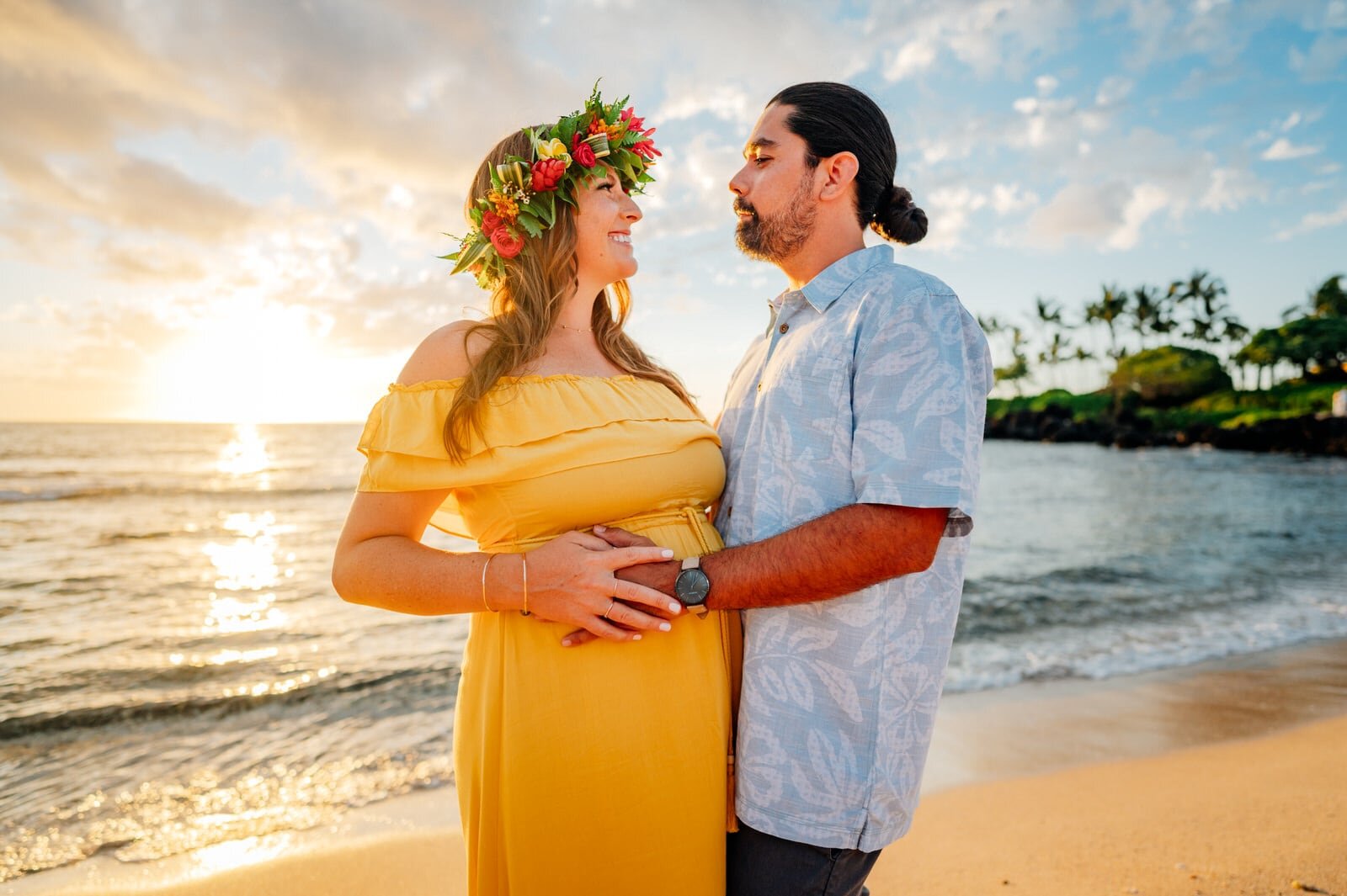 hawaii-maternity-photographers-flower-crown-sunset-hawaii-14.jpg