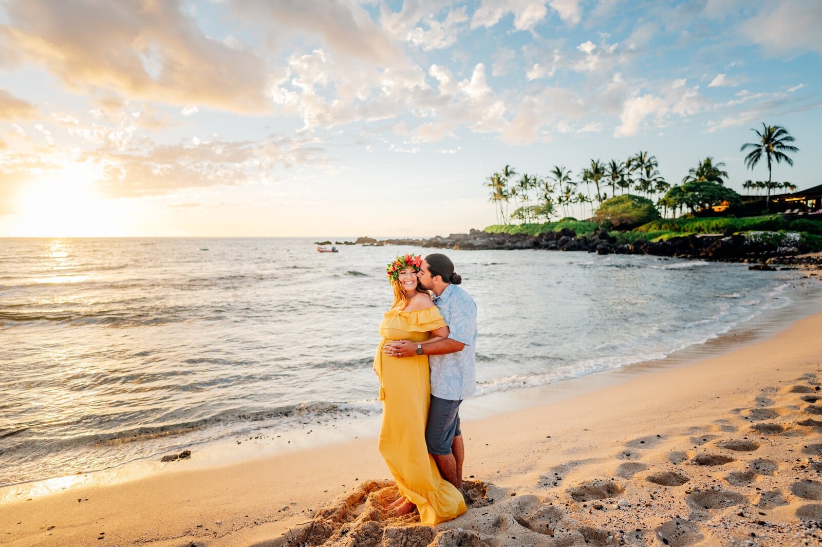 hawaii-maternity-photographers-flower-crown-sunset-hawaii-16.jpg
