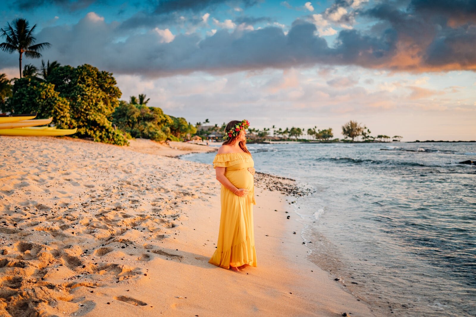 hawaii-maternity-photographers-flower-crown-sunset-hawaii-21.jpg