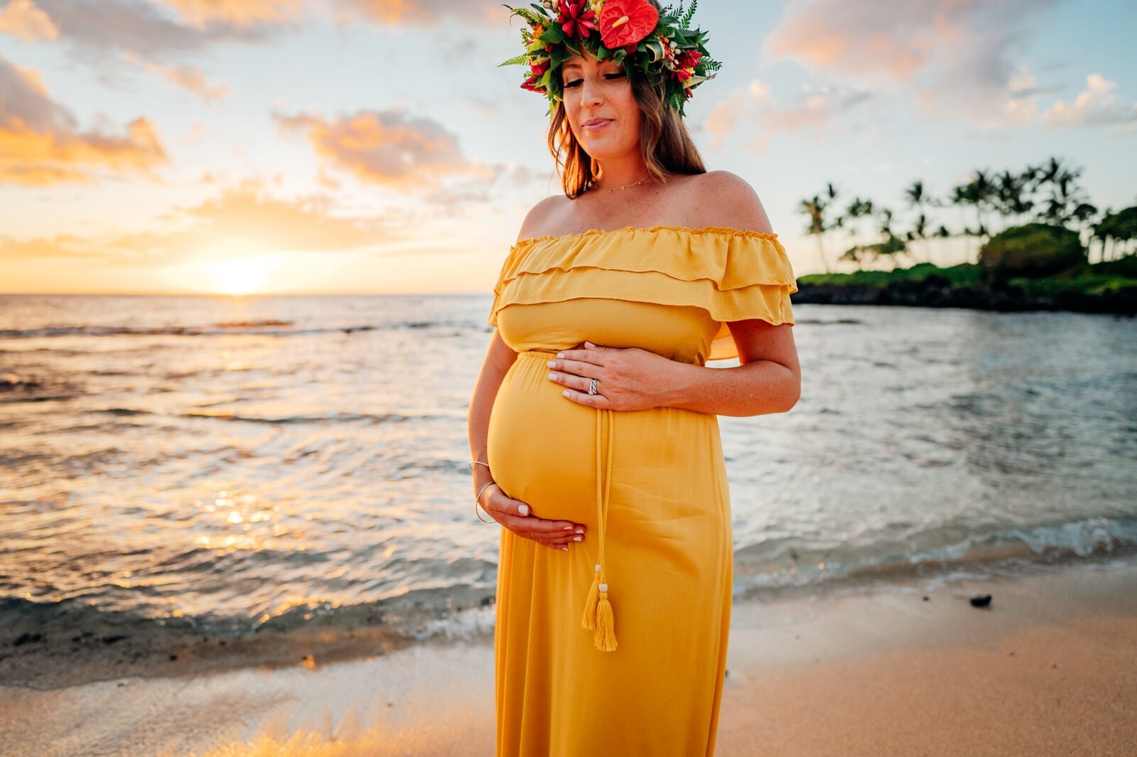 hawaii-maternity-photographers-flower-crown-sunset-hawaii-30.jpg