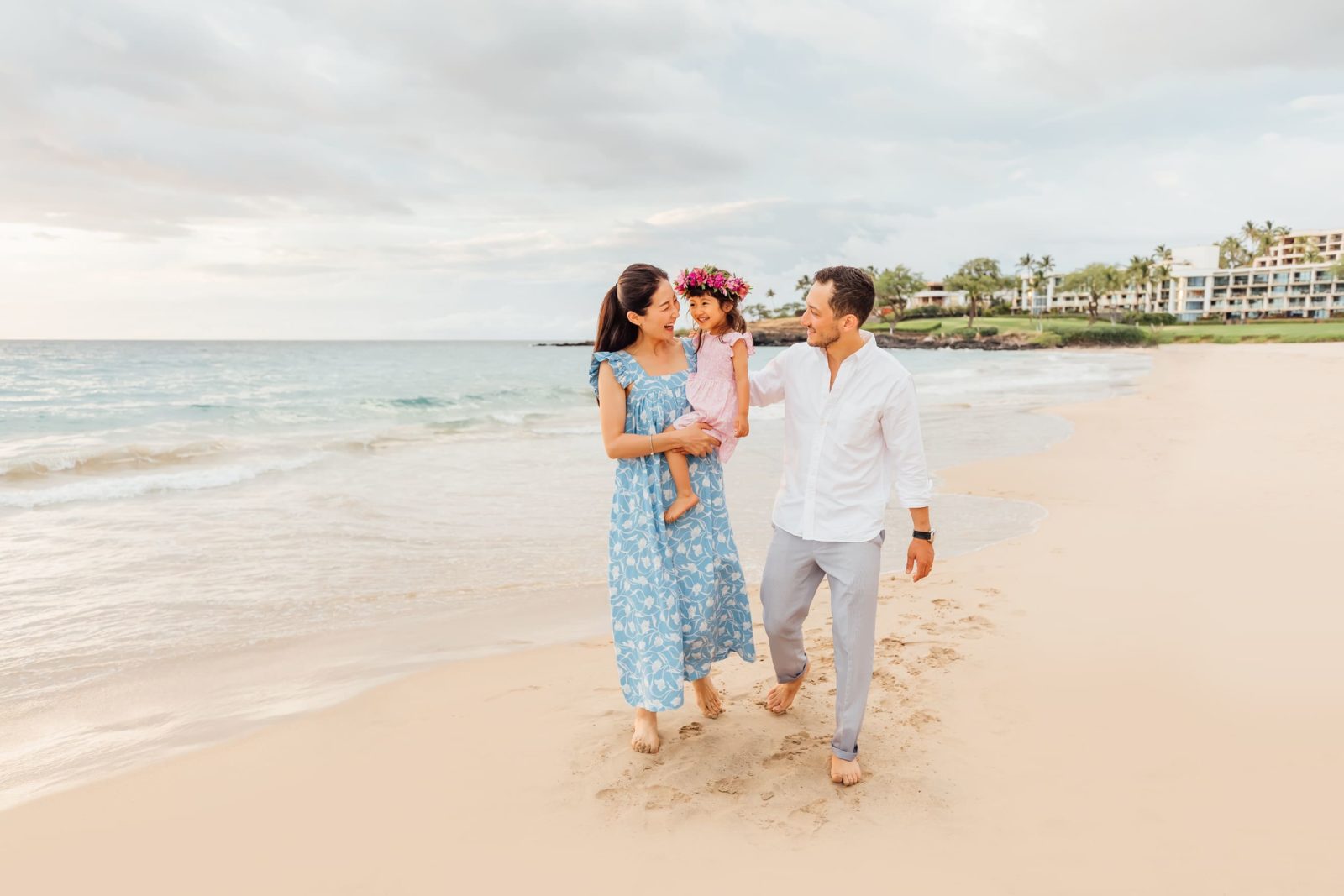 Family beach photo outfits - What to Wear - Hawaii Photographer | Wilde